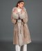 Beige Schaffell mantel mit Fuchs Kanten