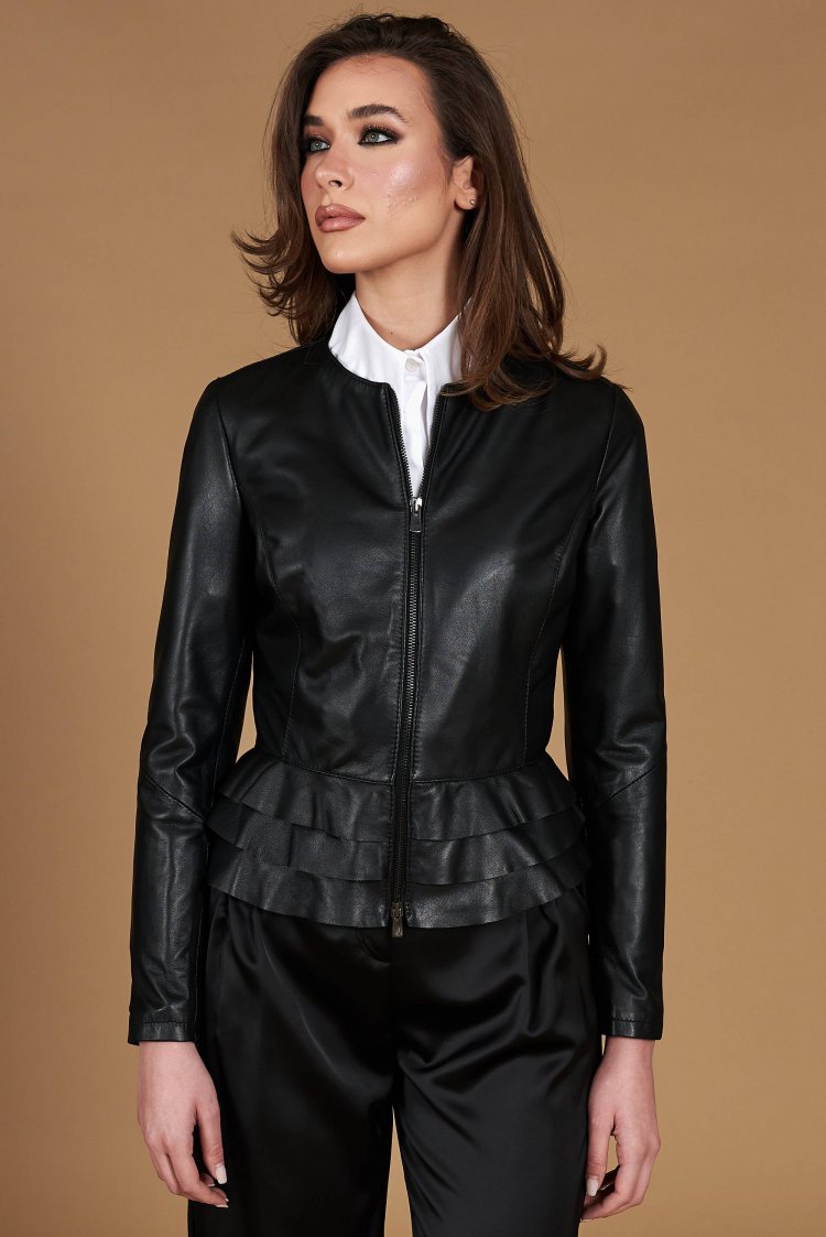 Vest cuir noir avec rouches...
