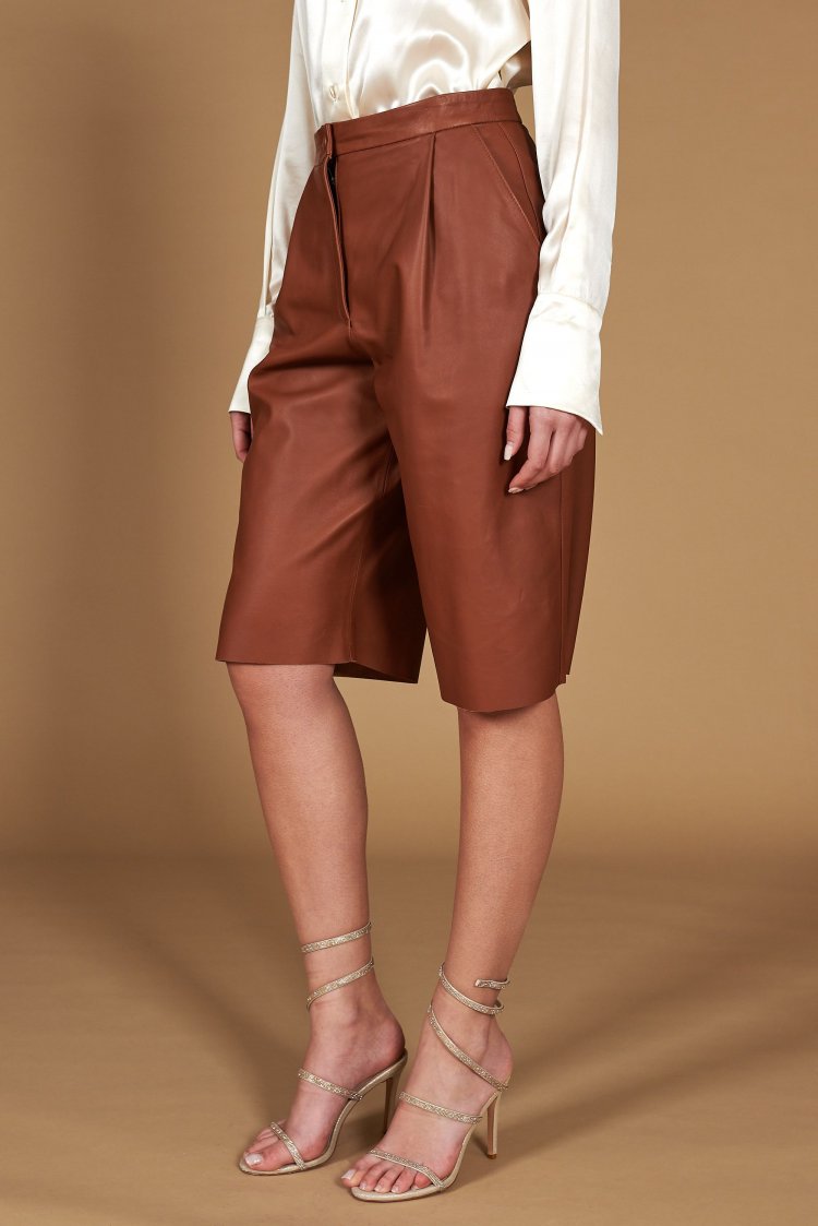 Pantalon en cuir plongé...